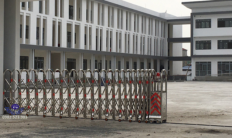 Cổng xếp inox giá rẻ
