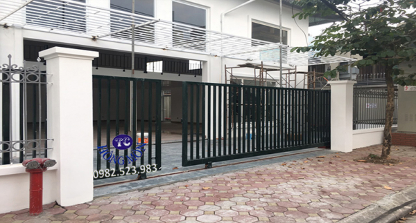 Cửa cổng lùa hai cánh