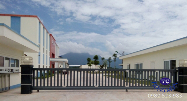 Mẫu cổng sắt trượt đẹp tại Vĩnh Phúc