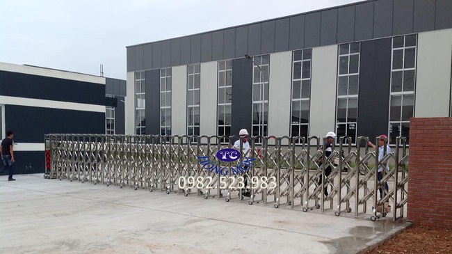 Cổng rào xếp inox model 118