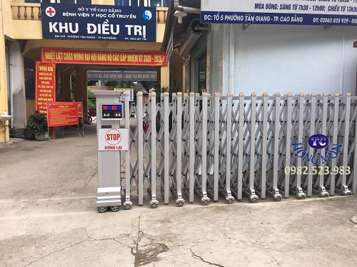 Lắp đặt cổng cửa xếp tại Cao Bằng