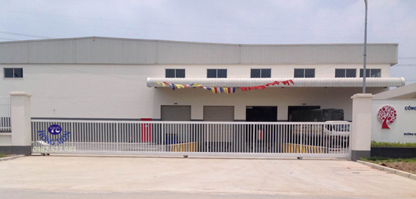 Cổng sắt lùa đẹp lắp đặt tại Hà Nam
