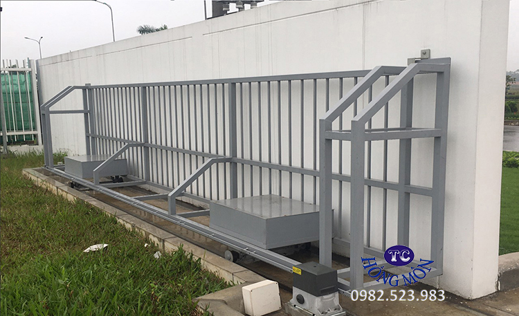 Cửa cổng lùa sắt hộp cho nhà máy