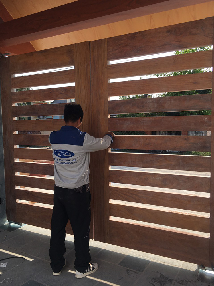 Cổng gỗ tự động